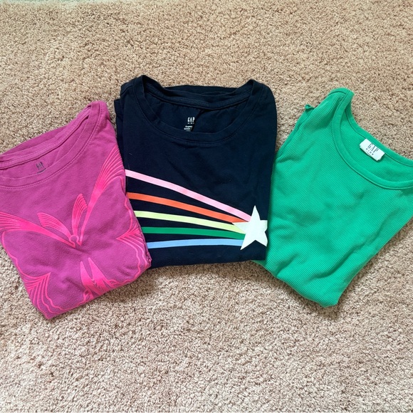 Kid’s tops size 8-10 - Picture 2 of 10